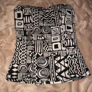 Trendy strapless top/ tube top